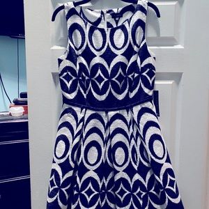 Woman’s party dress / Navy/white Size 8